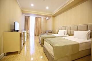 Отель Rusel Hotel Баку Просторный двухместный номер с 2 отдельными кроватями-2